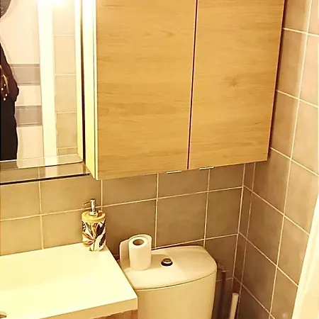 Joli Proche Tram Et Au Calme