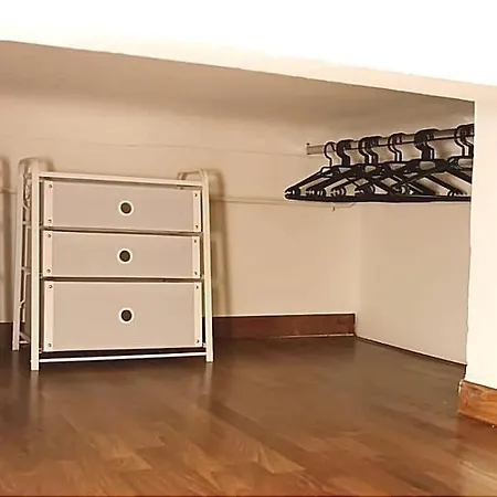 Joli Proche Tram Et Au Calme